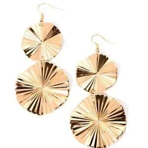 Paparazzi Accessories In Your Wildest FAN-tasy - Gold earrings